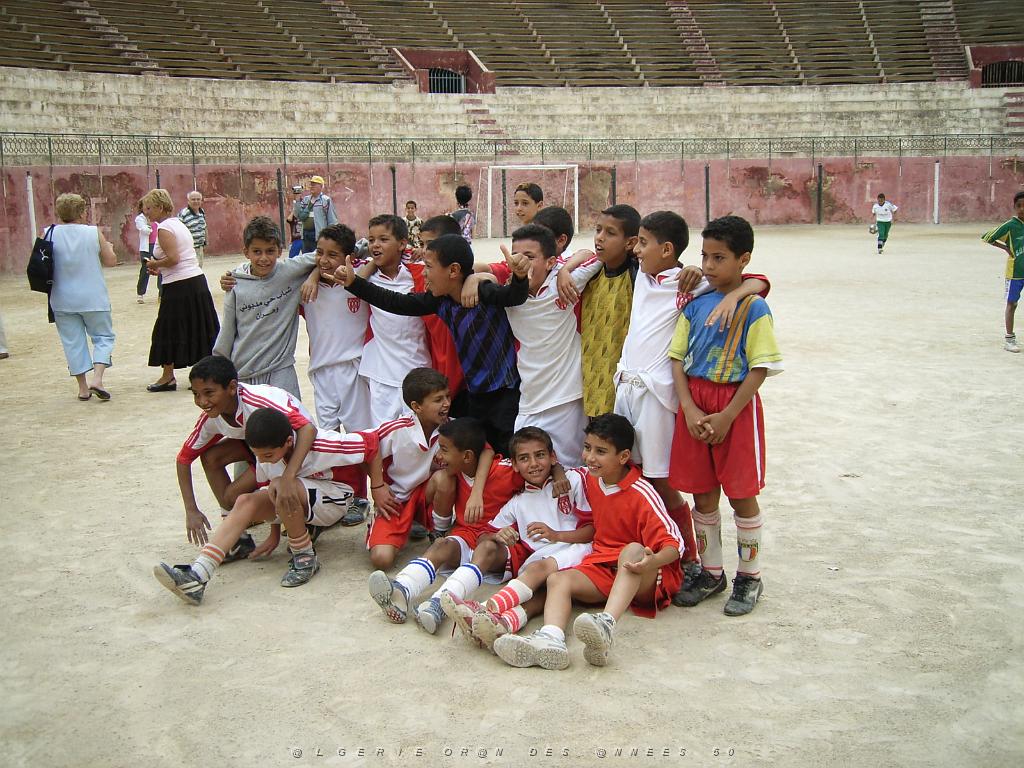 039-ORAN-Juin06-les arenes.jpg - Unicode